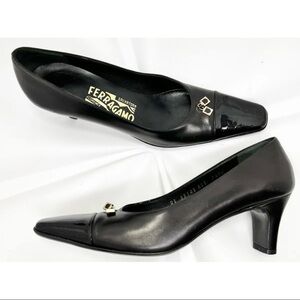 Salvatore Ferragamo Sz 7.5 AAAA Black Leather Patent Cap Toe Heel Pumps
